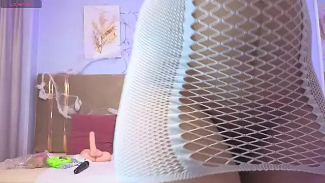 sarah_cruzz_ from StripChat is Freechat