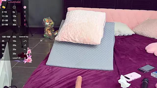 Teen sex cams free adult cams: check-out the satisfaction of conversing and c2c with our stunning models, who will teach you all about seduction and dreams with their smoking hot shapes.