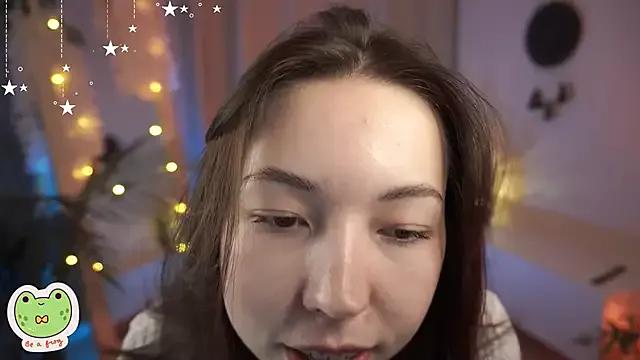 Sarah_Son from StripChat is Freechat
