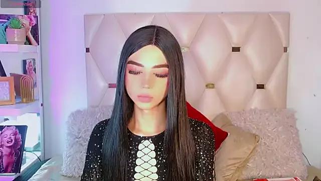 Sarahh-Sophia from StripChat is Freechat