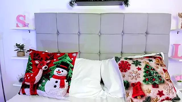 Sarahlopezz from StripChat is Freechat