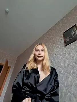 Sashalaur from StripChat is Freechat