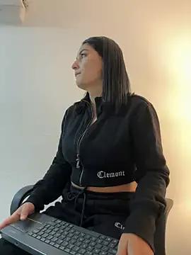 Scarlett_12 from StripChat is Freechat