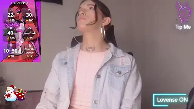 Scarlett_crastrawberry from StripChat is Freechat