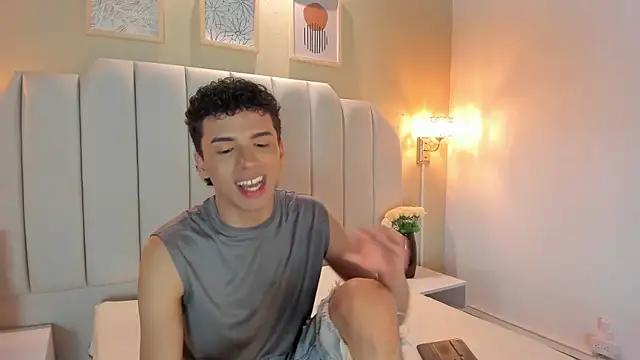 SEANTROYY from StripChat is Freechat