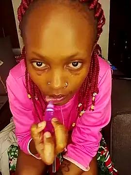 SeffieLucy from StripChat is Freechat