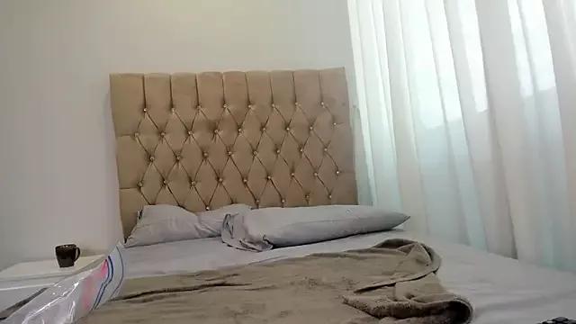 SeleneMakris from StripChat is Freechat
