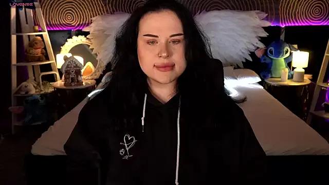 SerahMirabeli from StripChat is Freechat