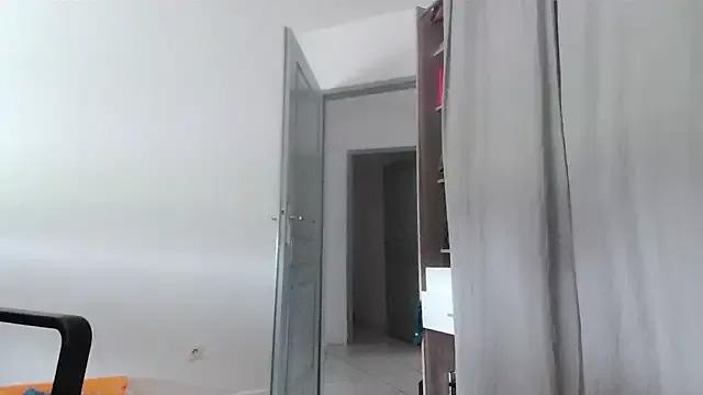 serena__vedette from StripChat is Freechat