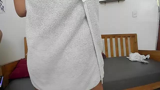 sexroomame1 from StripChat is Freechat