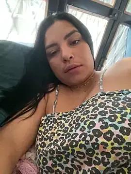 Sexymoom32 from StripChat is Freechat