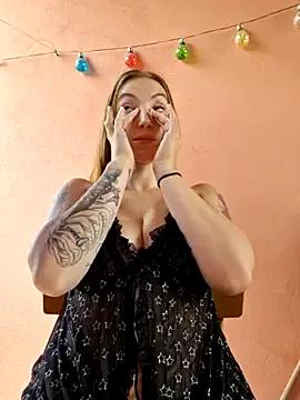 sexyy_naughty from StripChat is Freechat