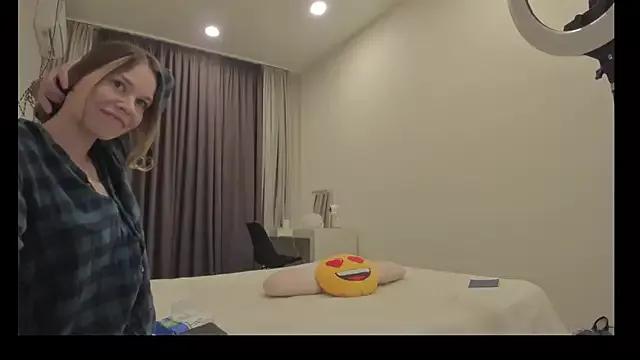 sexyyvanila from StripChat is Freechat