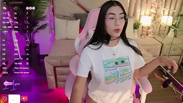 shanon- from StripChat is Freechat