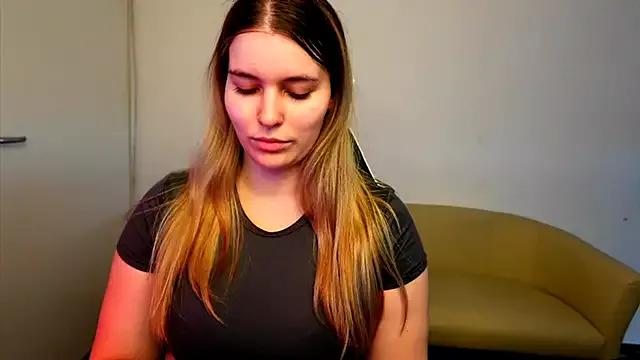 ShyHotNerd from StripChat is Freechat