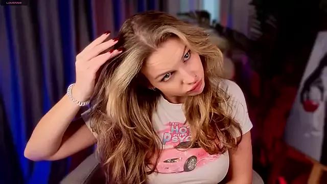 SilentHowl from StripChat is Freechat
