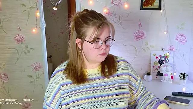 sinnamon_ from StripChat is Freechat