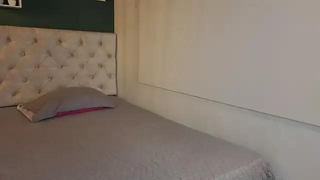 sky_collinss from StripChat is Freechat