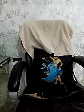 Slutty_queen18 from StripChat is Freechat