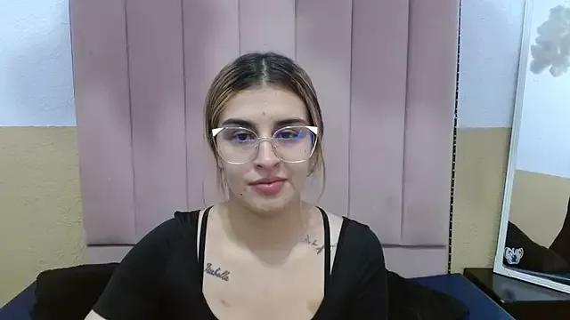 Sofiawilliamss from StripChat is Freechat