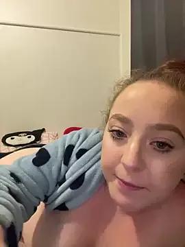 spankmykittyhehe from StripChat is Freechat