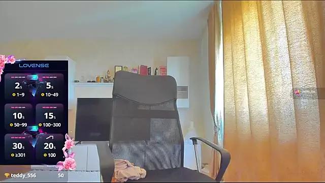 SpicySharron from StripChat is Freechat