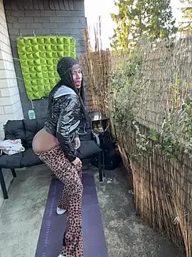 Squirt-Fuck-Queen from StripChat is Freechat