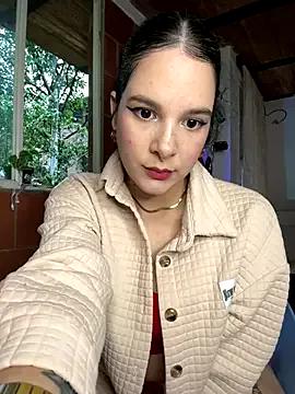 Stoned-babe from StripChat is Freechat