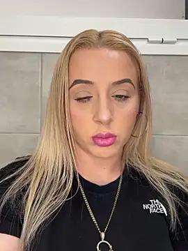 Strongqueen from StripChat is Freechat
