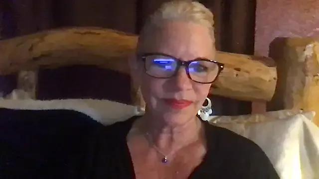 SubMissOlivia from StripChat is Freechat