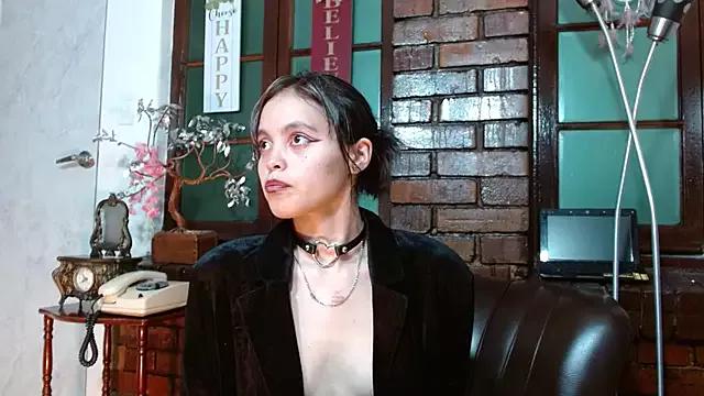 Sue_Sparkle from StripChat is Freechat