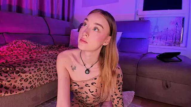 SugarSkye from StripChat is Freechat