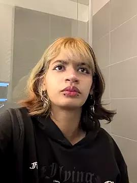 sukulaurens from StripChat is Freechat