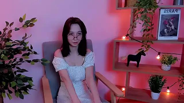 SuzanneHowse from StripChat is Freechat