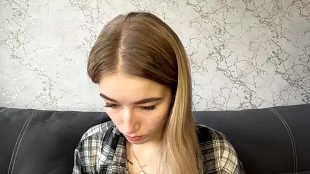 SweetCatherine from StripChat is Freechat