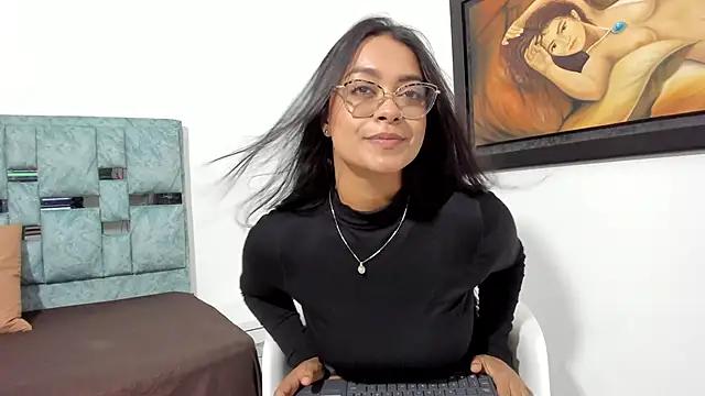 tamara_lovv from StripChat is Freechat