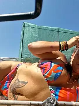 tattoomilf86 from StripChat is Freechat