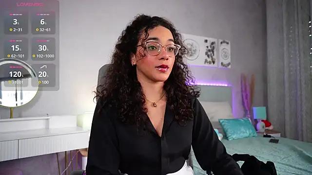 Taylor_Tina from StripChat is Freechat