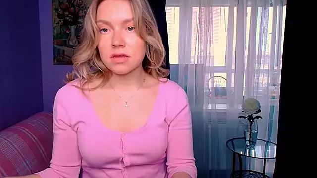 TaylorBre from StripChat is Freechat