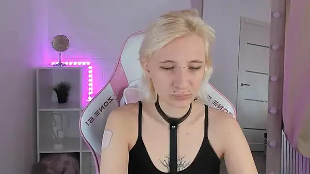 TaylorLunar from StripChat is Freechat