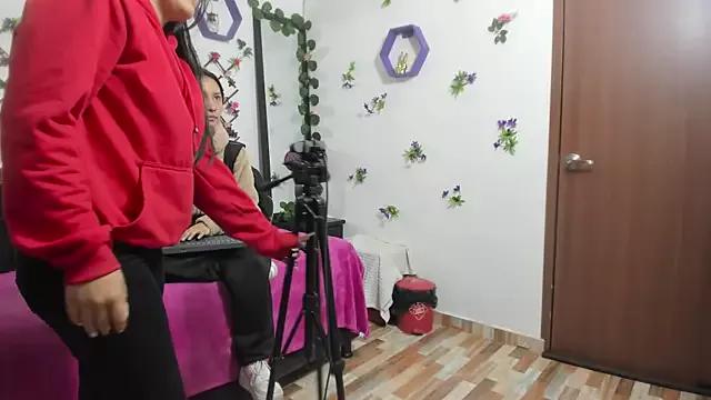 Teen sex cams free adult cams: check-out the satisfaction of conversing and c2c with our stunning models, who will teach you all about seduction and dreams with their smoking hot shapes.
