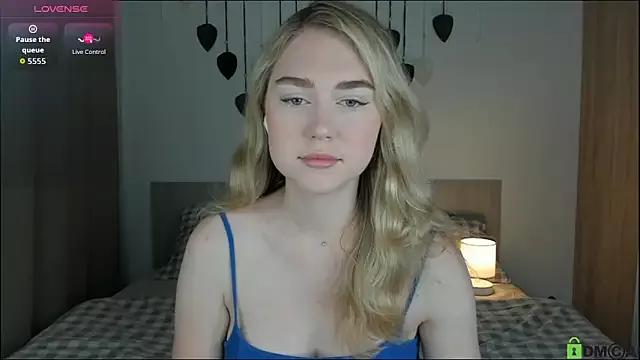 TheVanessaMaes from StripChat is Freechat