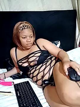 ThiqueKitten from StripChat is Freechat