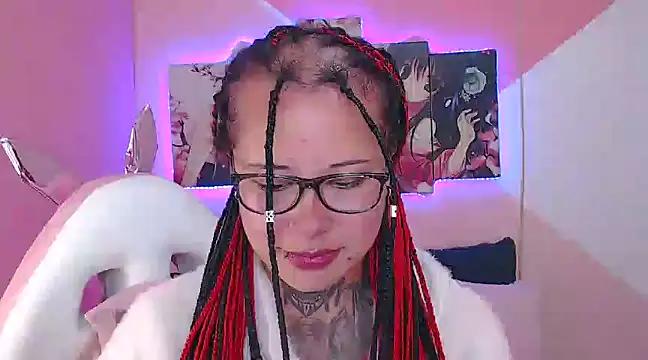 Tifanny_squirt_19_ from StripChat is Freechat
