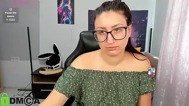 TinaQueen_ from StripChat is Freechat