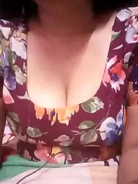 TINASONI from StripChat is Freechat