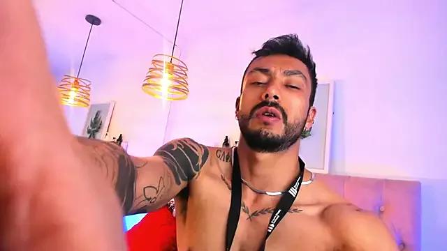 Tom_cooper_ from StripChat is Freechat