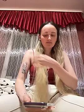 TomilaSi from StripChat is Freechat