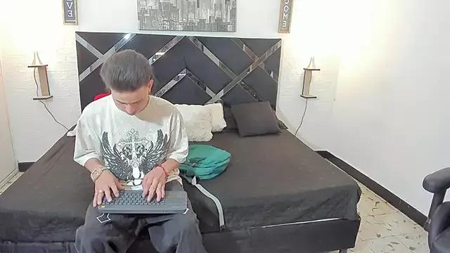 Teen sex cams free adult cams: check-out the satisfaction of conversing and c2c with our stunning models, who will teach you all about seduction and dreams with their smoking hot shapes.