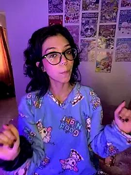 Valen-Foxx from StripChat is Freechat